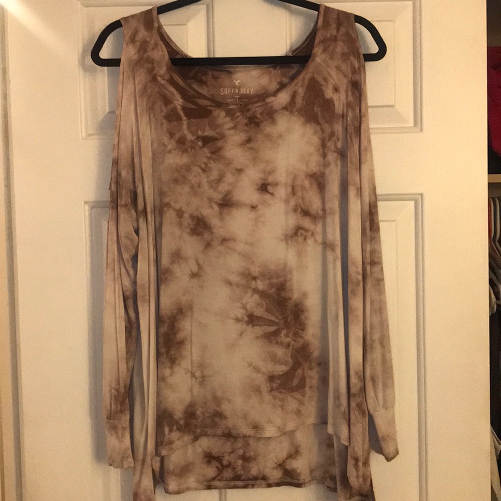 Cold shoulder American eagle long sleeve